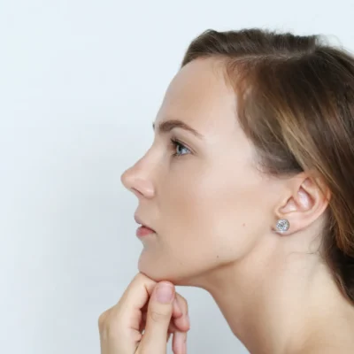 CLASSIC ROUND DIAMOND STUDS